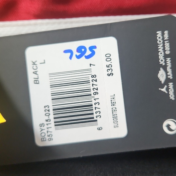 🆕️ Jordan Tee & Shorts - Picture 4 of 5